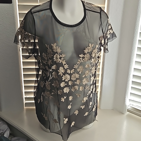 Torrid Sheer Mesh Short Sleeve Top with Floral Embroidery - Picture 1 of 9